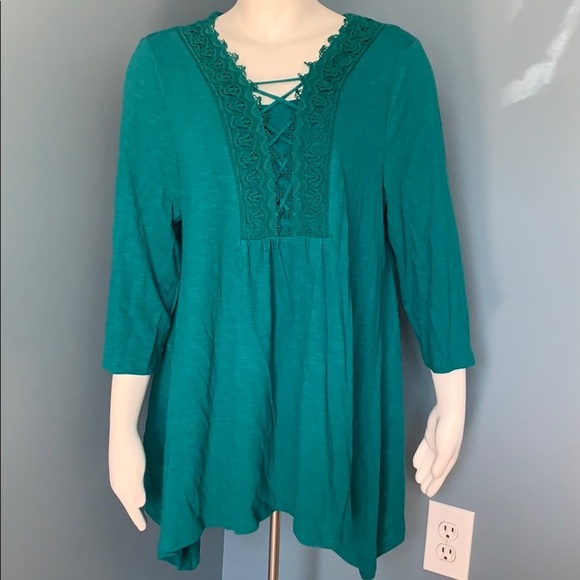 Chico’s Green Lace Front Sharkbite Tunic 2R NEW - Picture 1 of 6